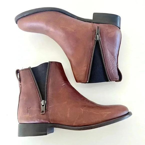 FRYE Carly Chelsea Bootie Cognac Double Zip Leather Ankle Boot Size 6B - Picture 1 of 11